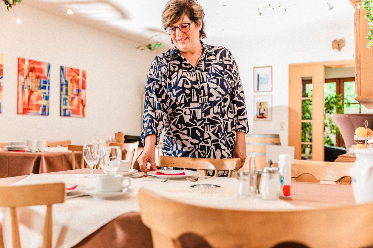 Gaestehaus Hellmer Neustadt an der Weinstraße エクステリア 写真